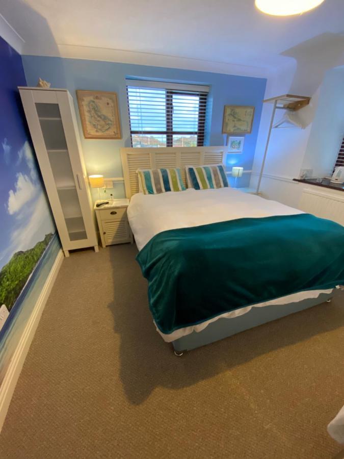 Bed and Breakfast Blackthorn Farm Холихед Экстерьер фото