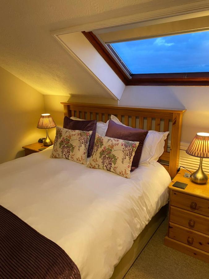 Bed and Breakfast Blackthorn Farm Холихед Экстерьер фото